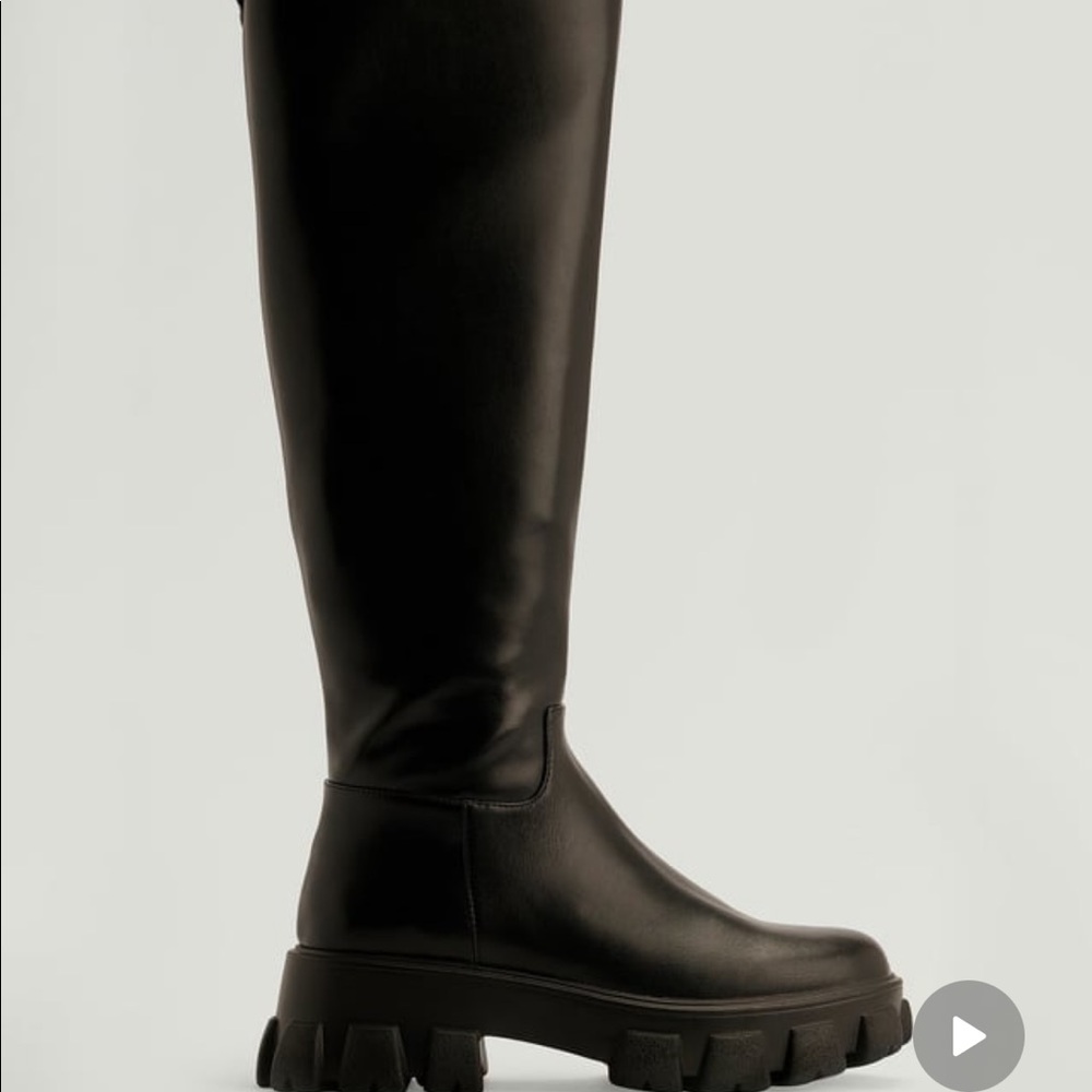Profile sole shaft boots